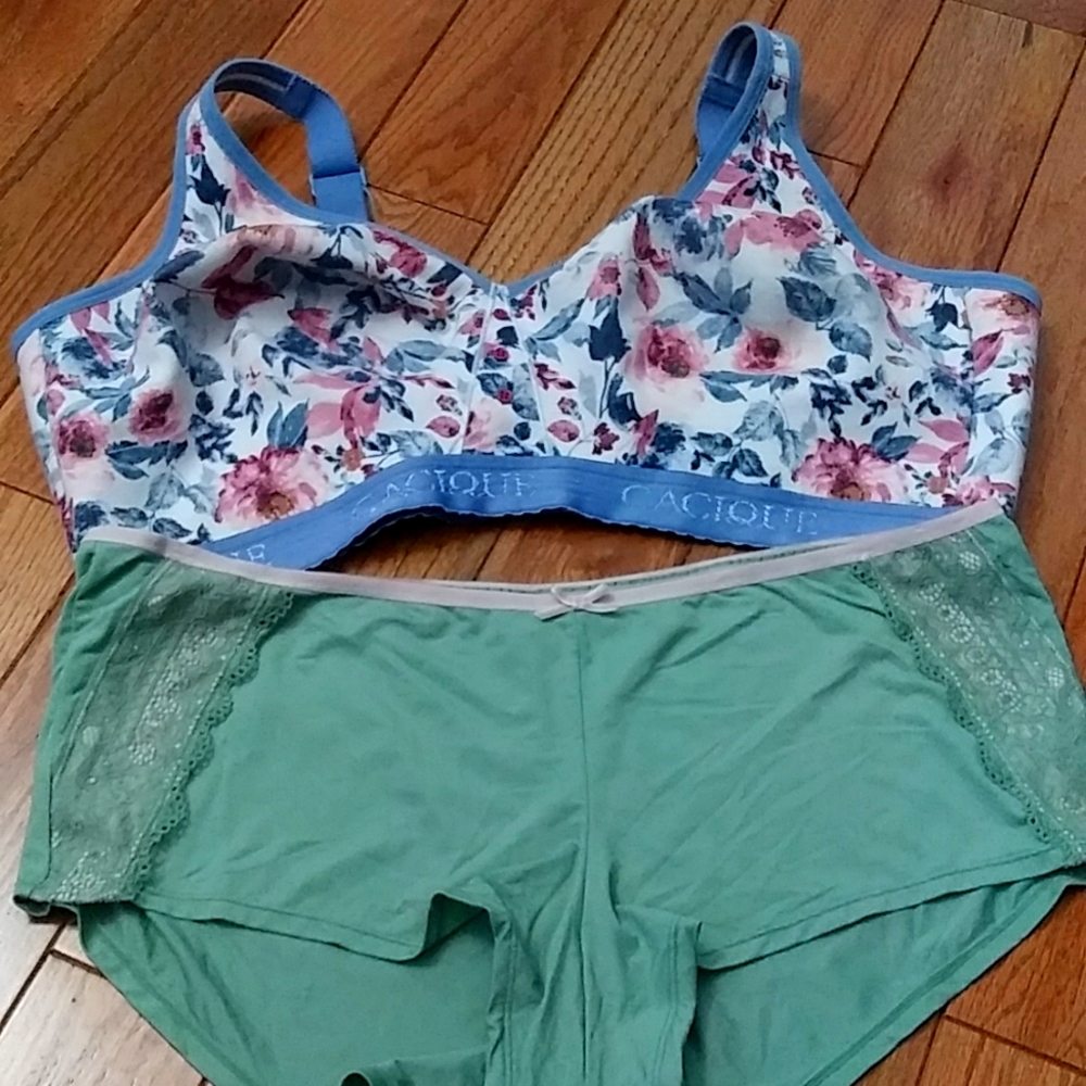 Cacique bra and panty set, new without tag